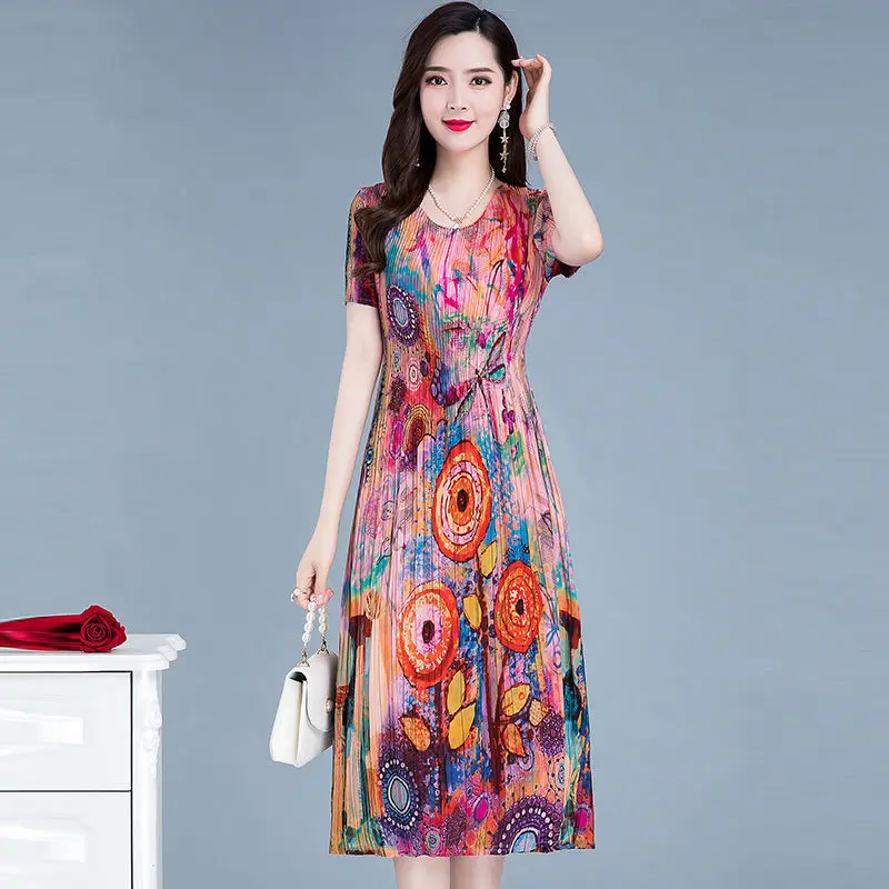 Mother short-sleeved pleated dress female 2022 summer new fashion printed slim slime o neck large size temperament pleated skirt
Mother short-sleeved pleated dress female 2022 summer new fashion printed slim slime o neck large size temperament pleated skirt