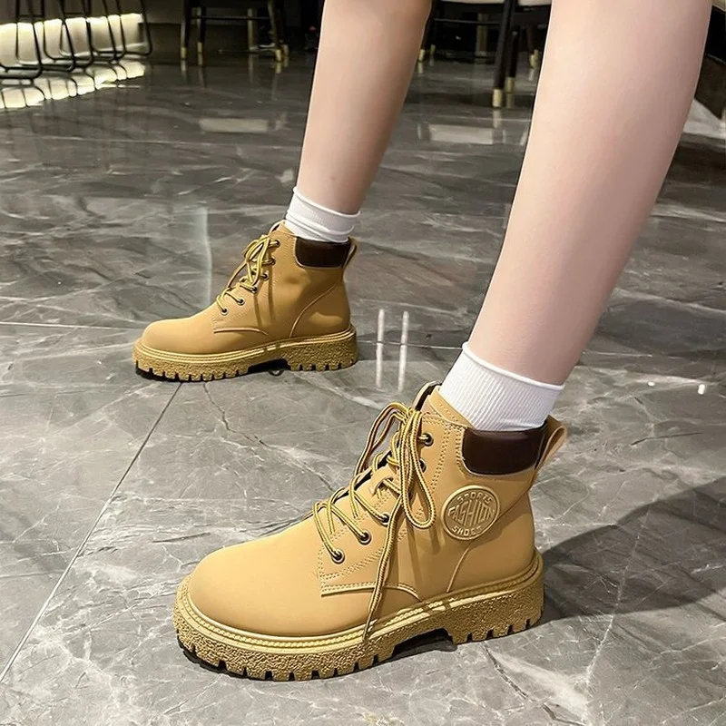 2022 Winter Fashion Women's Boots Lace up Round Head Women Martin Boots Black Mid Heel Leather Ankle Boots Boots for Woman
2022 Winter Fashion Women's Boots Lace up Round Head Women Martin Boots Black Mid Heel Leather Ankle Boots Boots for Woman
