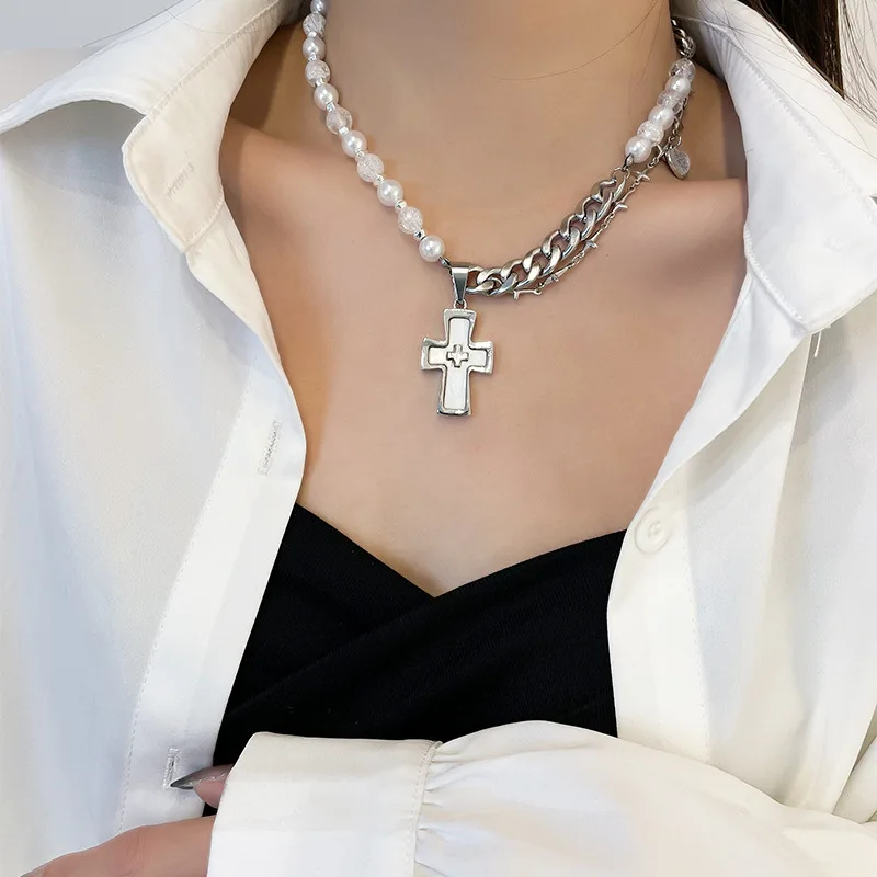 Imiation Pearl Cross Stitching Necklace for Men Women Trend Hip Hop Punk Jewelry Cool Clavicle Chain Heart Band Pendant collares
Imiation Pearl Cross Stitching Necklace for Men Women Trend Hip Hop Punk Jewelry Cool Clavicle Chain Heart Band Pendant collares
