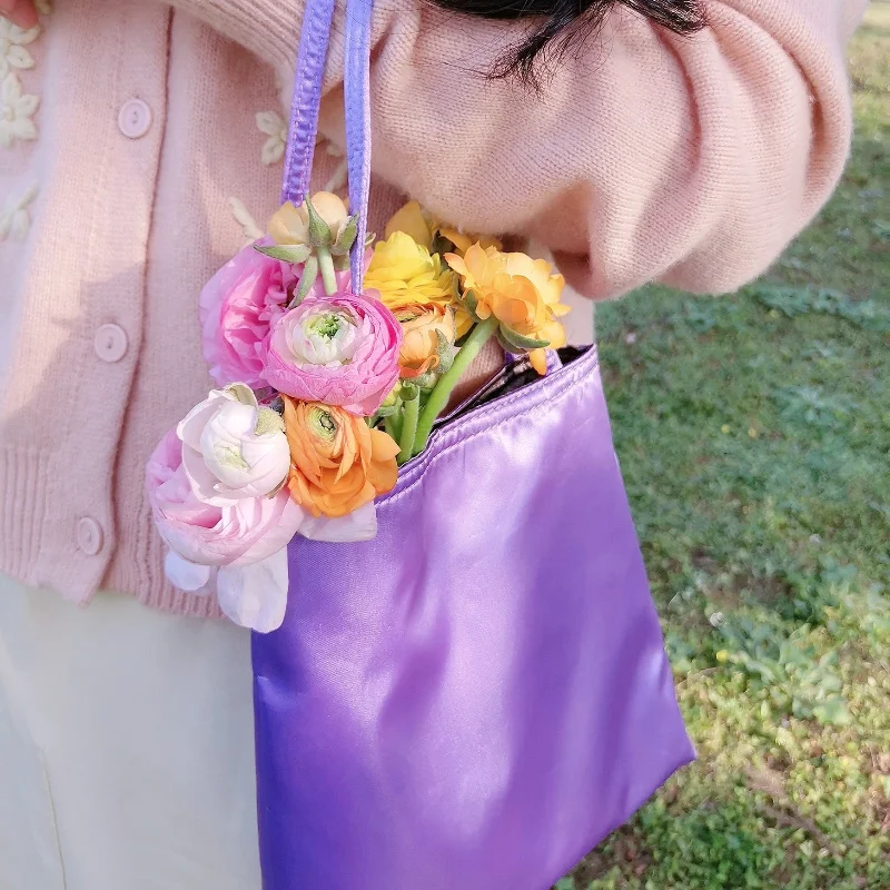 High Quality Satin Women's Purse Handbags Vintage Ladies Small Shoulder Bag Fashion Design Girls Mini Tote Shopping Bags
High Quality Satin Women's Purse Handbags Vintage Ladies Small Shoulder Bag Fashion Design Girls Mini Tote Shopping Bags