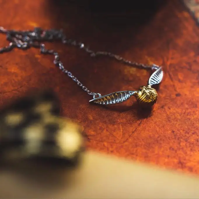 Harriese Magician Boy Golden Snitch Necklace S925 Potters Silver Plating Real Gold Collar Chain Wings Necklace Couple Chain
Harriese Magician Boy Golden Snitch Necklace S925 Potters Silver Plating Real Gold Collar Chain Wings Necklace Couple Chain