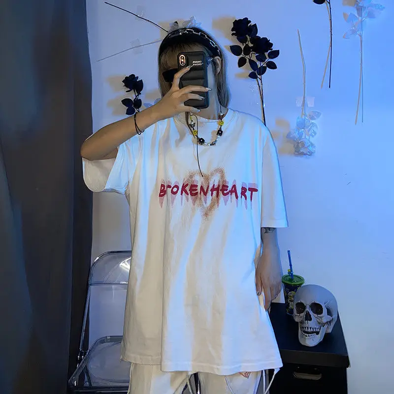 Harajuku Retro T-shirts Women High Street Love Printing Cotton Half-Sleeved O-Neck Loose Oversize Punk Style Streetwear Tops NEW
Harajuku Retro T-shirts Women High Street Love Printing Cotton Half-Sleeved O-Neck Loose Oversize Punk Style Streetwear Tops NEW