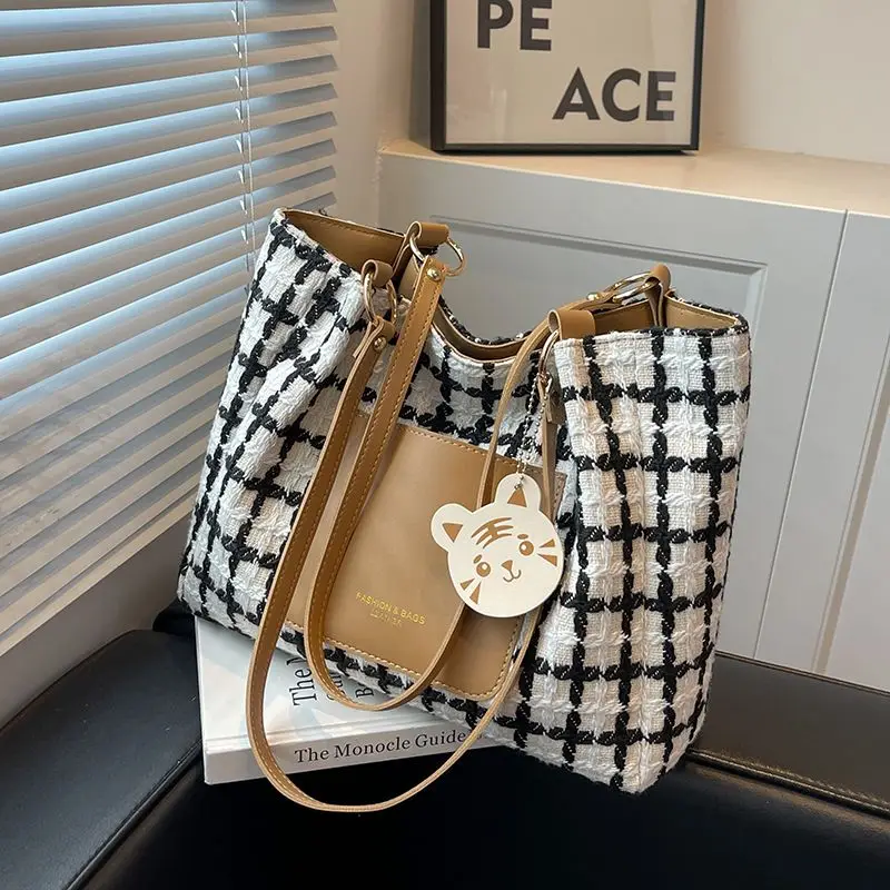 Beach Designer Tote Bag Women Shopping Tote Leather Shoulder Cute Bag Aesthetic Messenger Sac Femme Bandouliere Bags Ladies
Beach Designer Tote Bag Women Shopping Tote Leather Shoulder Cute Bag Aesthetic Messenger Sac Femme Bandouliere Bags Ladies