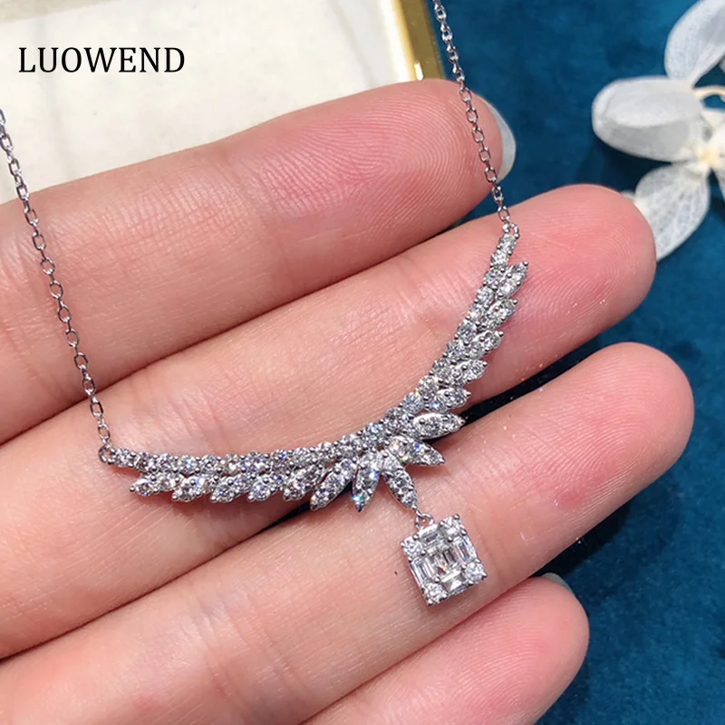 

LUOWEND 18K White Gold Real Natural Diamonds 1.20carat Necklace Shiny Angel Wings Shape Wedding Jewelry for Women Engagement