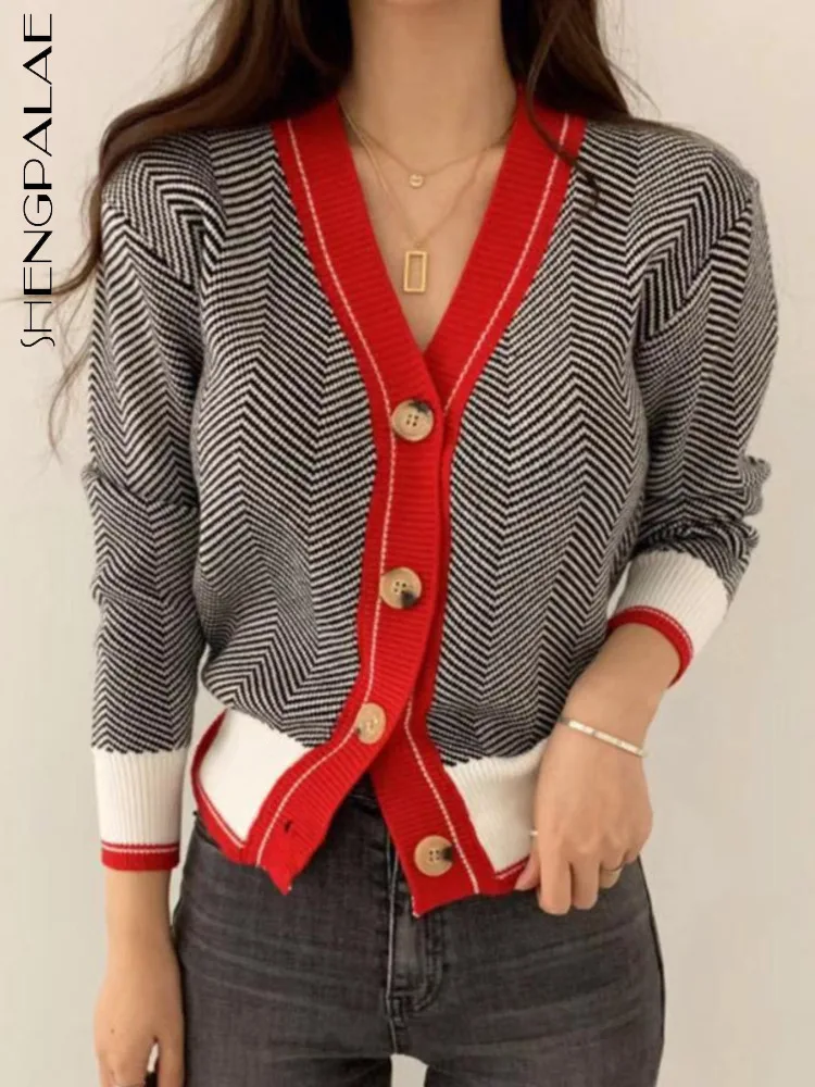 SHENGPALAE 2020 New Fashion Autumn V-neck Single Breasted Short Herringbone Pattern Cardigans Women Loose Casual Sweater FV295
SHENGPALAE 2020 New Fashion Autumn V-neck Single Breasted Short Herringbone Pattern Cardigans Women Loose Casual Sweater FV295