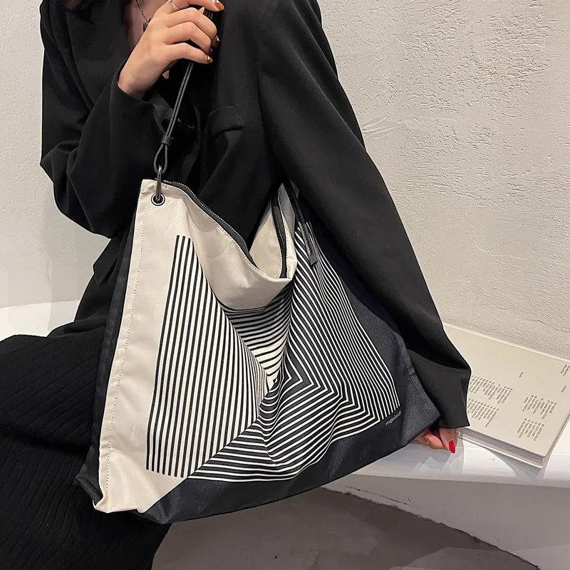 Paparazzi Women Bags Bucket Bag Cheap Women Bags With Free Shipping New Large-Capacity Canvas Striped Printing Женская Сумка
Paparazzi Women Bags Bucket Bag Cheap Women Bags With Free Shipping New Large-Capacity Canvas Striped Printing Женская Сумка