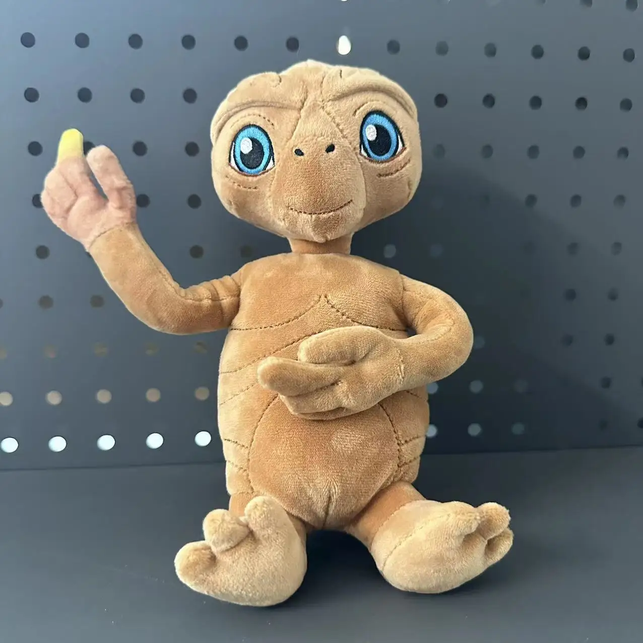 Kidrobot Phunny Toys Plush E.T. The Extra-Terrestrial Collectibles Kawaii Cute - TV & Movie Character
Kidrobot Phunny Toys Plush E.T. The Extra-Terrestrial Collectibles Kawaii Cute - TV & Movie Character