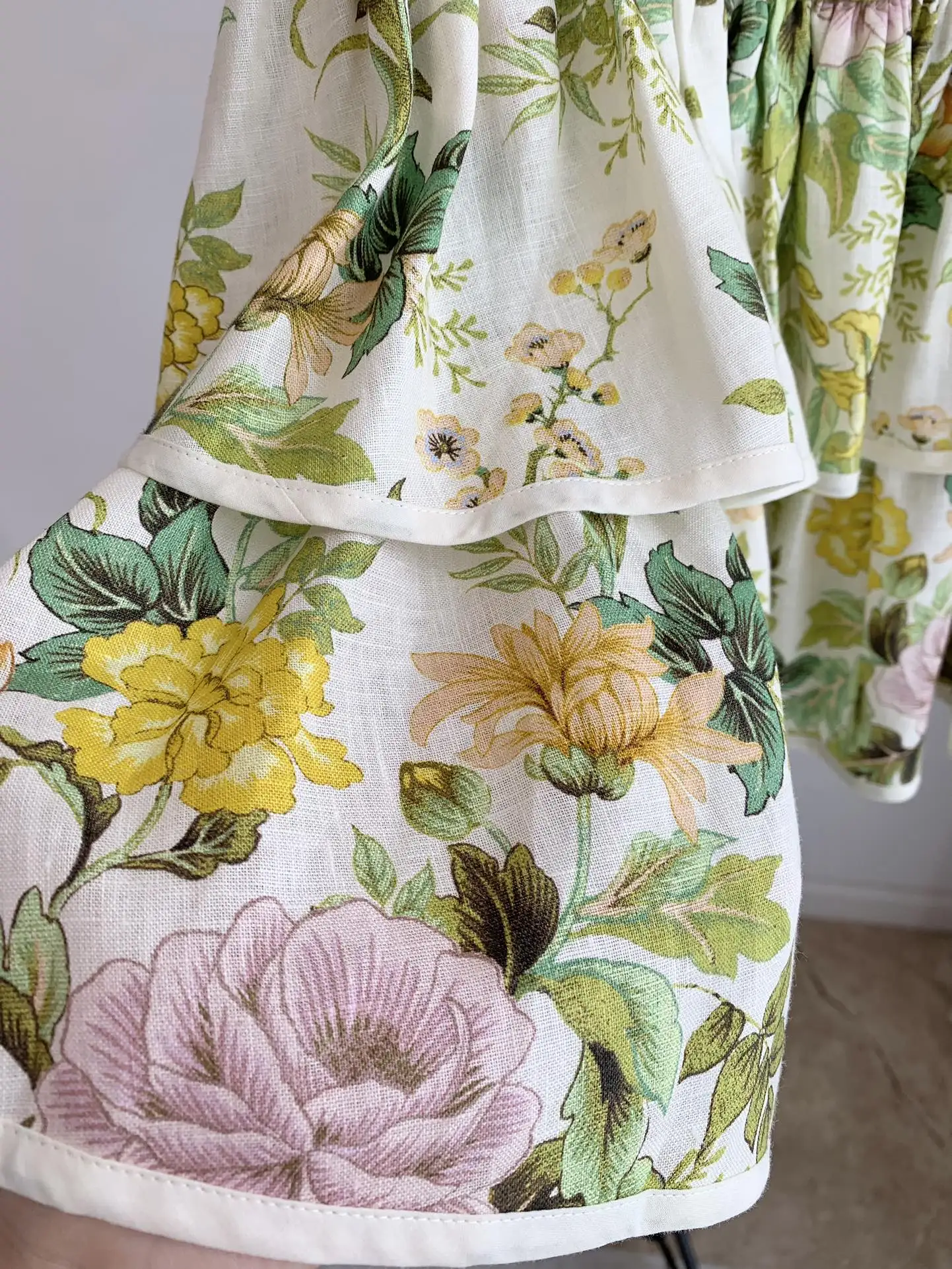 Women High Waist Floral Printed multi-layer Ruffles Cake Linen Mini Skirt
Women High Waist Floral Printed multi-layer Ruffles Cake Linen Mini Skirt