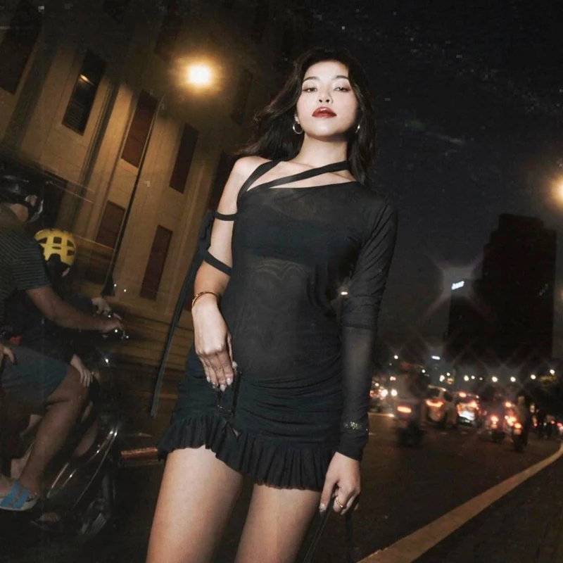 Women's Halter Bodycon Mini Dress One Shoulder Sleeveless Buckle Front Mesh Club Dress High Streetwear Fashion Outfits
Women's Halter Bodycon Mini Dress One Shoulder Sleeveless Buckle Front Mesh Club Dress High Streetwear Fashion Outfits