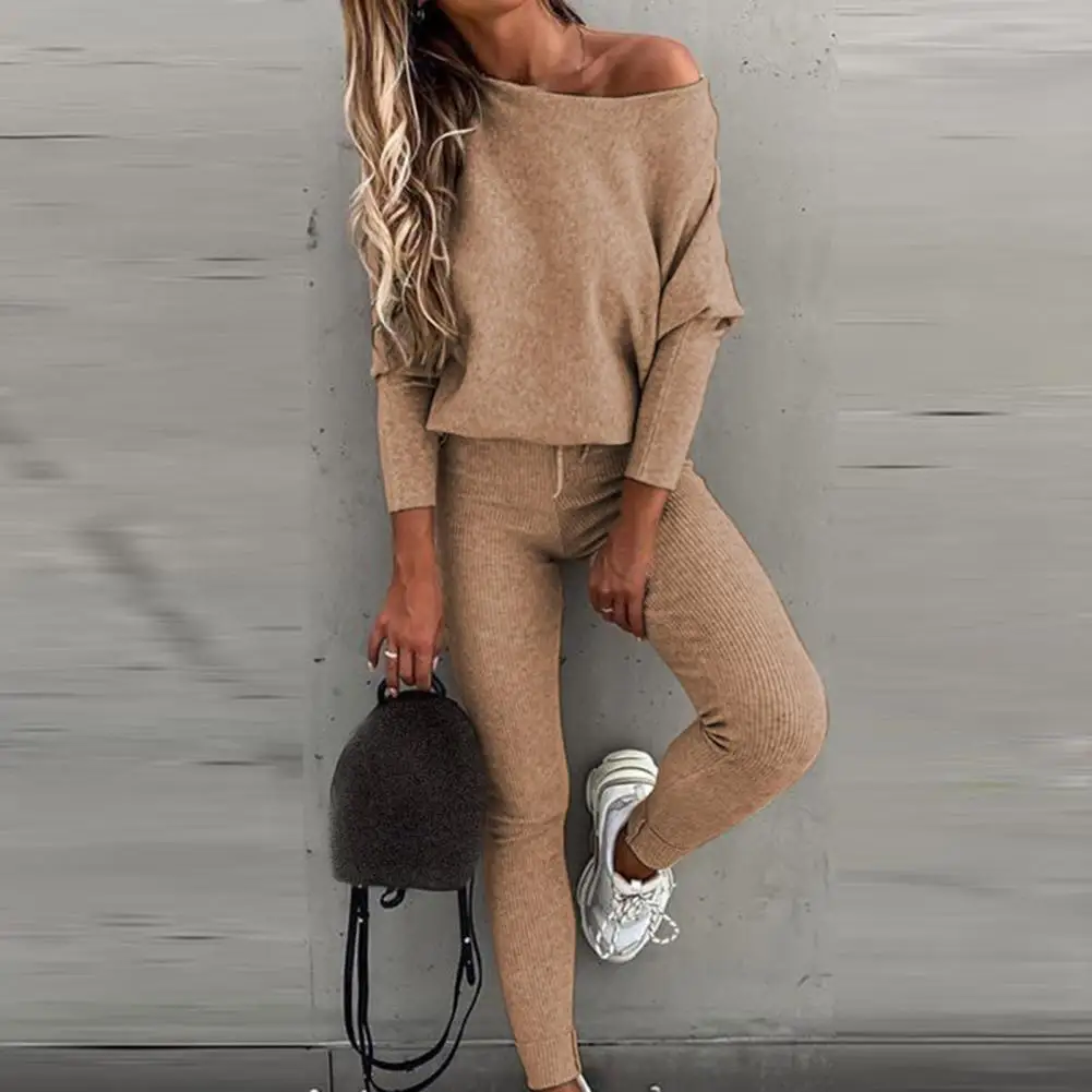 2 Pcs/Set Women Tracksuit Trendy Elastic Waist Autumn Top Pants Suit Sports Tracksuit Set
2 Pcs/Set Women Tracksuit Trendy Elastic Waist Autumn Top Pants Suit Sports Tracksuit Set