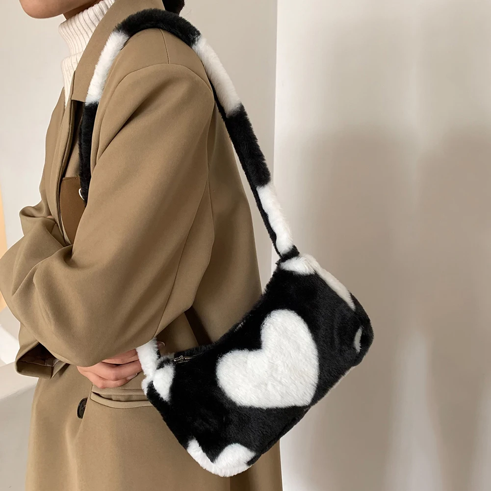 Women Shoulder Bags Elegant Women Hit Color Autumn Winter Heart Printing Shoulder Bag Warm Plush Tote Decorative Handbag
Women Shoulder Bags Elegant Women Hit Color Autumn Winter Heart Printing Shoulder Bag Warm Plush Tote Decorative Handbag