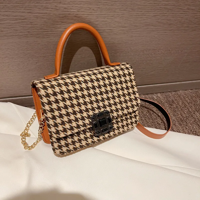 Fashion handbag 2022 new houndstooth chain ladies shoulder bag leopard print messenger small square bag retro women's bag
Fashion handbag 2022 new houndstooth chain ladies shoulder bag leopard print messenger small square bag retro women's bag