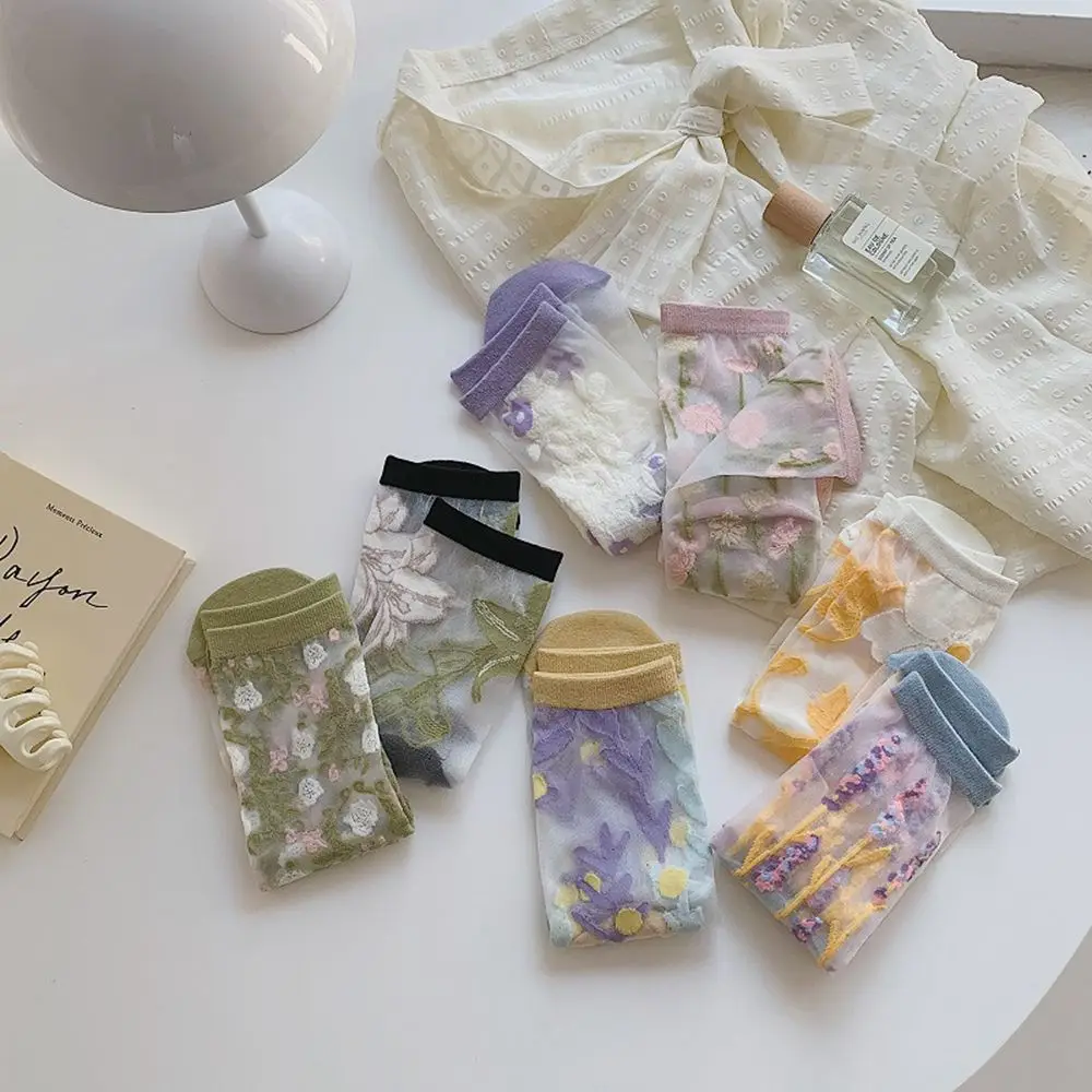 Fresh Floral Socks Korean Retro Flower Literary and Artistic Transparent Socks Women's Crystal Silk Socks Ultra-thin Socks
Fresh Floral Socks Korean Retro Flower Literary and Artistic Transparent Socks Women's Crystal Silk Socks Ultra-thin Socks