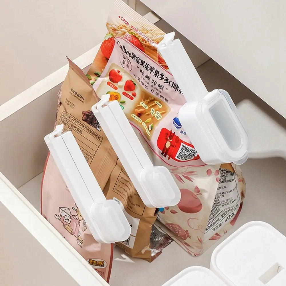 Sealing Practical Fresh-keeping with Spout Moisture-proof Dust-proof Bag Clip Kitchen Gadget Bag Clamp Food Sealer
Sealing Practical Fresh-keeping with Spout Moisture-proof Dust-proof Bag Clip Kitchen Gadget Bag Clamp Food Sealer