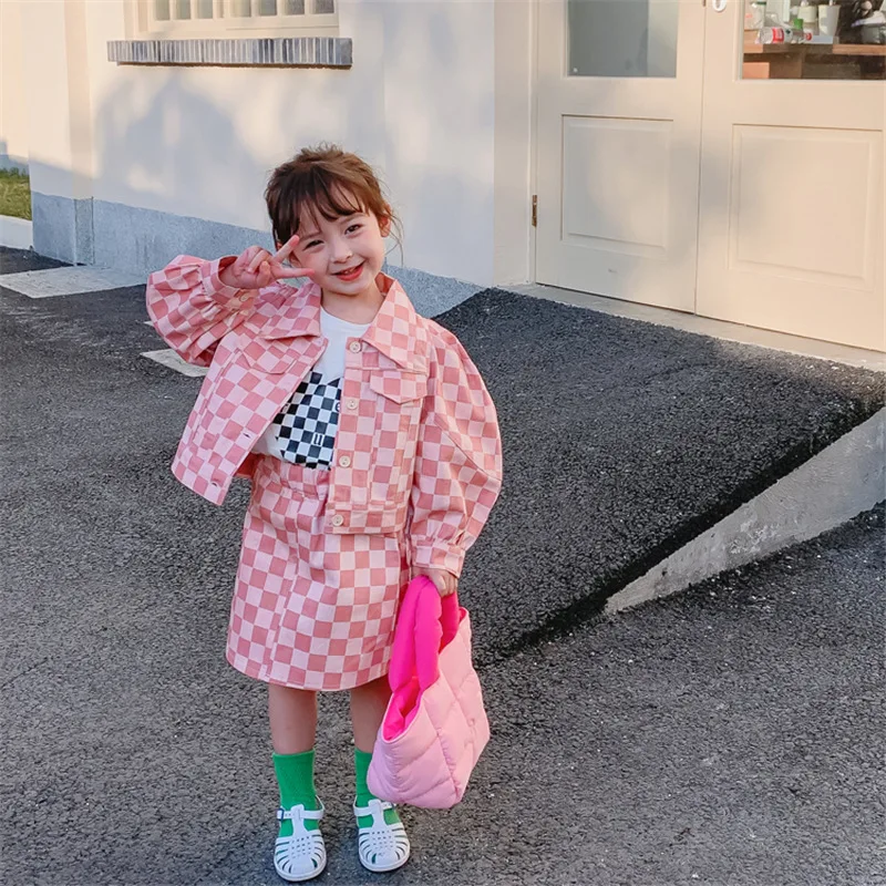 2022 children's spring new girl's checkerboard coat + skirt suit trendy two-piece suit 4-10
2022 children's spring new girl's checkerboard coat + skirt suit trendy two-piece suit 4-10