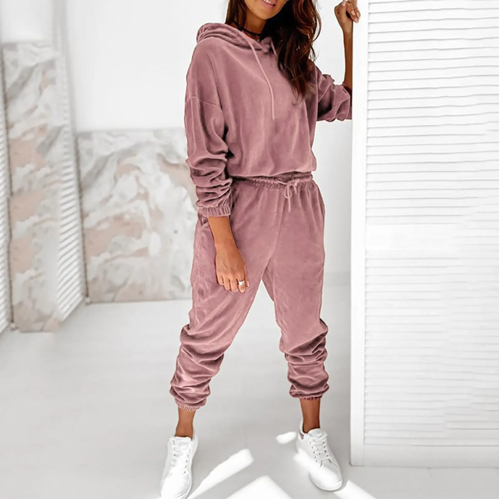Women Two Pieces Solid Color Long Sleeved Hoodie Long Trousers Sweatershirt Sports Suit Hoodie Trousers Autumn Sets Suit
Women Two Pieces Solid Color Long Sleeved Hoodie Long Trousers Sweatershirt Sports Suit Hoodie Trousers Autumn Sets Suit