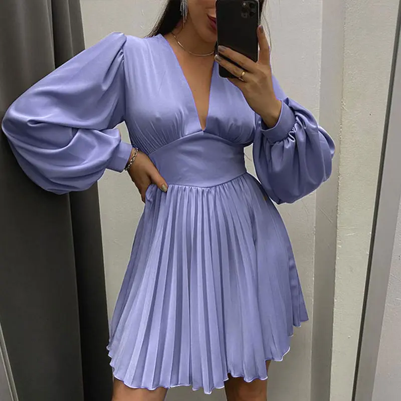 Women 2022 Summer Vintage Dress solid Draped Lantern Sleeve V Neck Mini Dress Female Satin Stitching Pleated High Waist Dress
Women 2022 Summer Vintage Dress solid Draped Lantern Sleeve V Neck Mini Dress Female Satin Stitching Pleated High Waist Dress