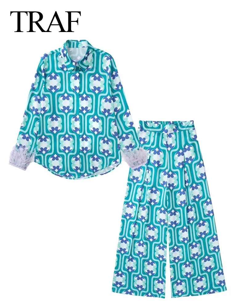 Костюм TRAF женский из 2 предметов, однобортная рубашка с принтом, длинными рукавами, манжетами и отворотами, с эластичной завышенной талией, п...
Костюм TRAF женский из 2 предметов, однобортная рубашка с принтом, длинными рукавами, манжетами и отворотами, с эластичной завышенной талией, п...