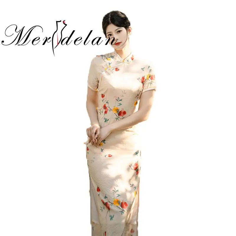 Merdelan New Design Summer Qipao Chinese Style Traditional Party Dresses Plus Size Long Cheongsam Women's Embroidery Cheongsam
Merdelan New Design Summer Qipao Chinese Style Traditional Party Dresses Plus Size Long Cheongsam Women's Embroidery Cheongsam