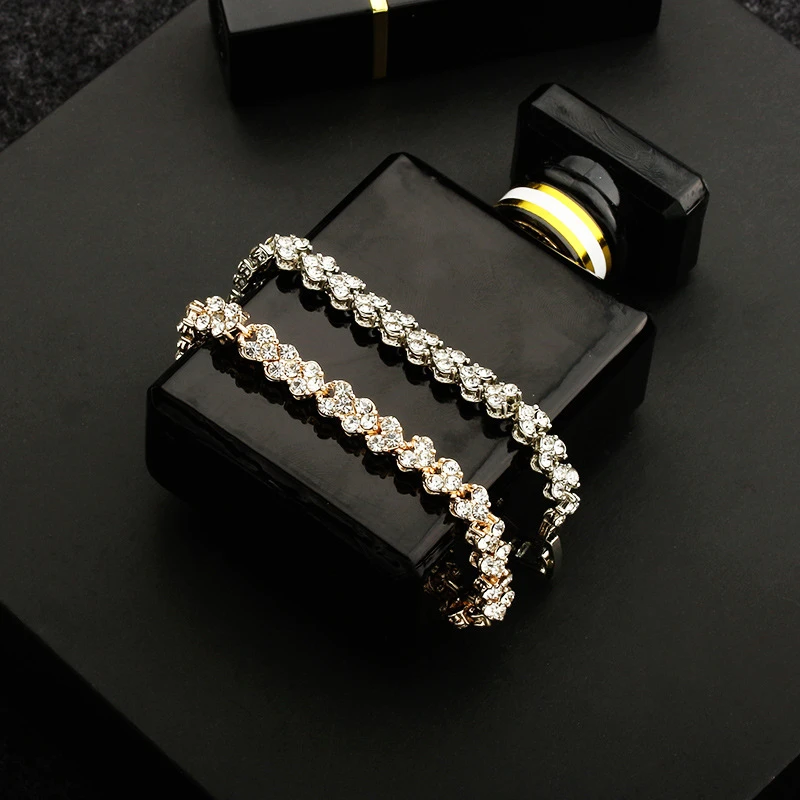 Роскошный модный браслет с кристаллами для женщин, темпераментный Римский браслет стразы, подарок на день Святого Валентина, годовщину, ювелирные изделия для вечеринки
Роскошный модный браслет с кристаллами для женщин, темпераментный Римский браслет стразы, подарок на день Святого Валентина, годовщину, ювелирные изделия для вечеринки