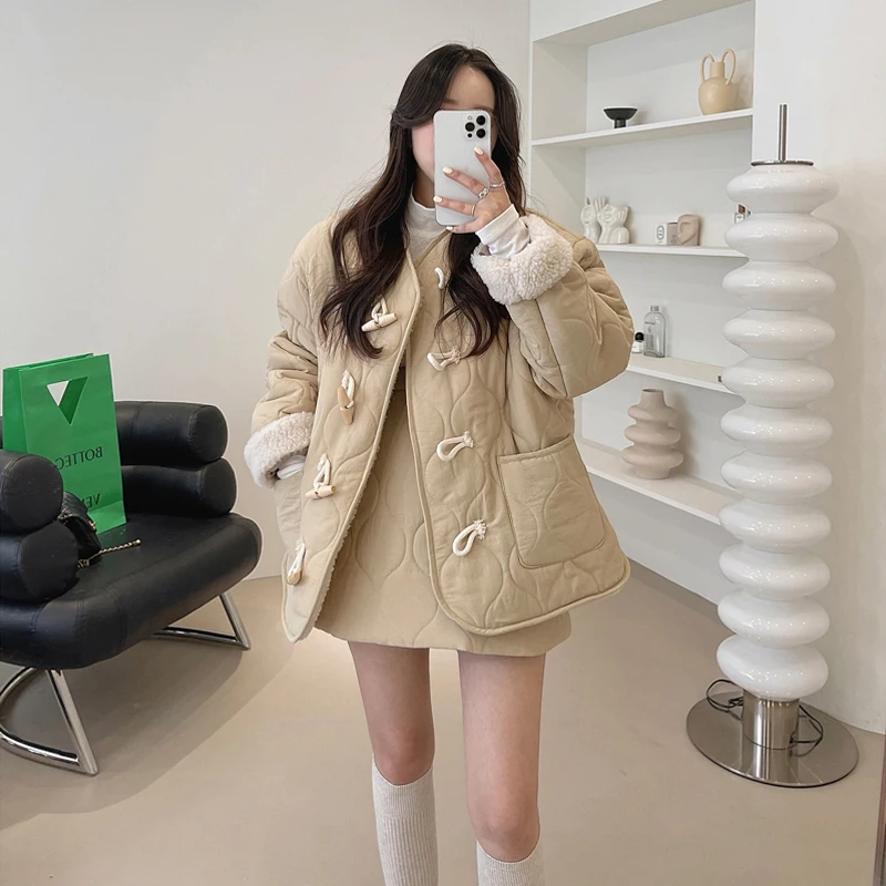 2022 Winter Cotton Padded Coats Women Lamb Wool Coat Parkas Female Single Breasted Warm Outwear Korean Fashion Jackets 2697
2022 Winter Cotton Padded Coats Women Lamb Wool Coat Parkas Female Single Breasted Warm Outwear Korean Fashion Jackets 2697