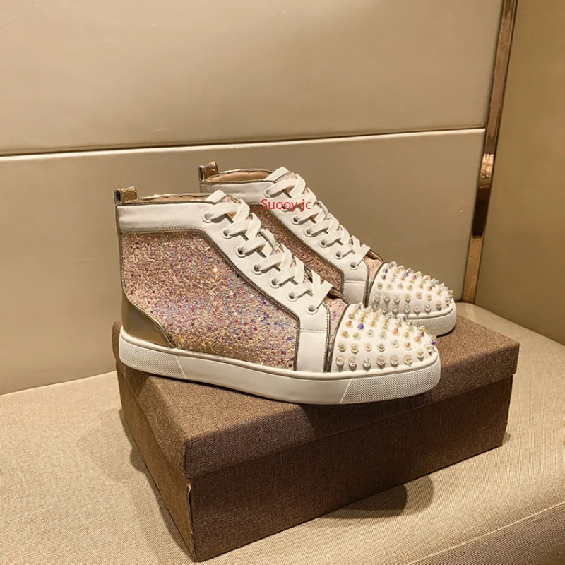 Designer luxury men's shoes women's men's rivets high-top trend sequined red sole shoes men's leather sneakers
Designer luxury men's shoes women's men's rivets high-top trend sequined red sole shoes men's leather sneakers