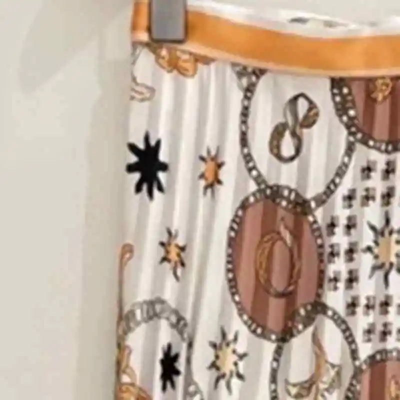 2023 Spring and Summer New Women Clothing Retro Print Lapel Pleated Long Skirt / Shirt of The Same Style
2023 Spring and Summer New Women Clothing Retro Print Lapel Pleated Long Skirt / Shirt of The Same Style