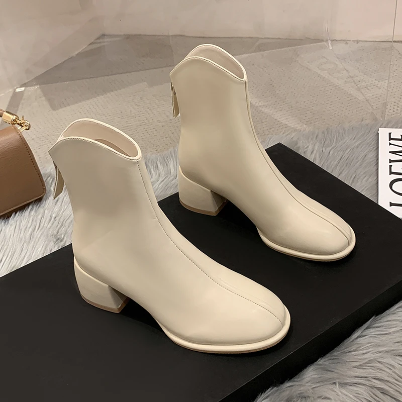 Large size short boots women's 2022 autumn and winter new retro thick heel non-slip Chelsea boots spring single boots
Large size short boots women's 2022 autumn and winter new retro thick heel non-slip Chelsea boots spring single boots