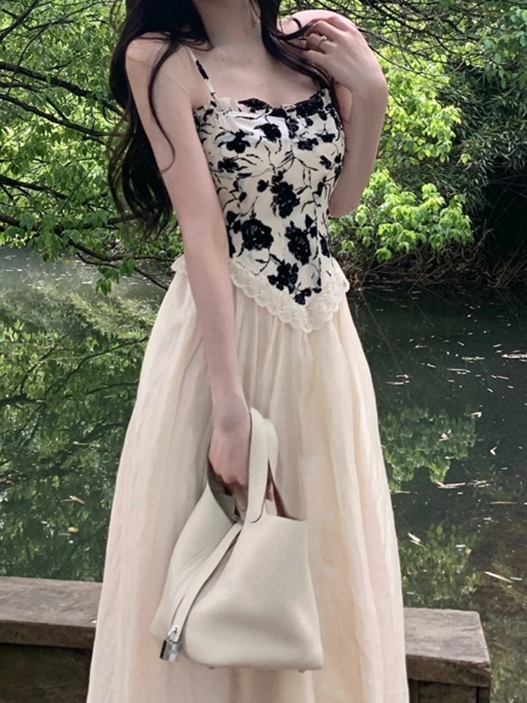 2022 Summer Strap Floral Midi Dress Woman French Elegant Evening Party Dress Beach Vintage One Piece Dress Korean Style Chic
2022 Summer Strap Floral Midi Dress Woman French Elegant Evening Party Dress Beach Vintage One Piece Dress Korean Style Chic