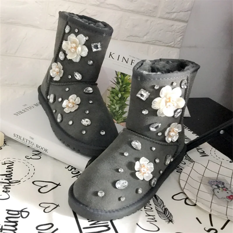 Flower winter warm boots with fleece pearl rhindiamonds classic hand custom mid-calf boots men and women plus size 35-44
Flower winter warm boots with fleece pearl rhindiamonds classic hand custom mid-calf boots men and women plus size 35-44
