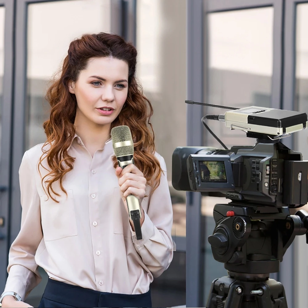 Камера DSLR Беспроводная микрофонная система UHF двойной микрофон для интервью для iPhone xiaomi Samsung живая запись Vlog
Камера DSLR Беспроводная микрофонная система UHF двойной микрофон для интервью для iPhone xiaomi Samsung живая запись Vlog
