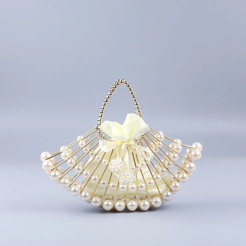 Luxury Pearl hollow copper pipe beaded fan women's Clutch Designer Chain Shoulder Bag Wedding Women Purses Handbags Chic Purse
Luxury Pearl hollow copper pipe beaded fan women's Clutch Designer Chain Shoulder Bag Wedding Women Purses Handbags Chic Purse