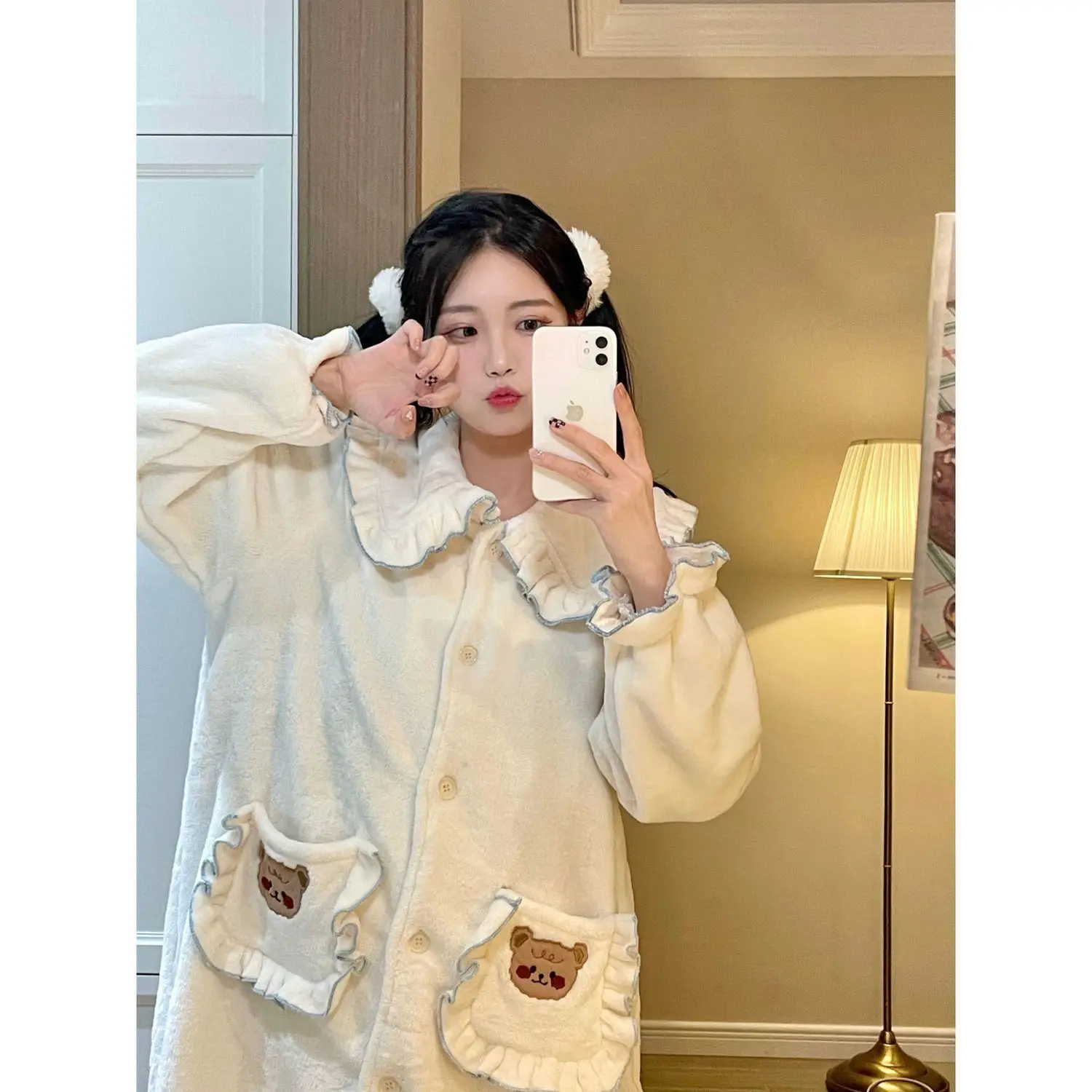 Fashion Trend Plus Velvet Thick Thick Section Warm Autumn and Winter New Style Doll Collar Loose Comfortable Top
Fashion Trend Plus Velvet Thick Thick Section Warm Autumn and Winter New Style Doll Collar Loose Comfortable Top