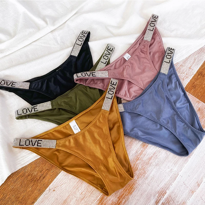 New Women Panties Sexy Love Secret Rhinestones letter G-string Sports Thong Low Waist Underwear T-back Fitness lingerie Briefs
New Women Panties Sexy Love Secret Rhinestones letter G-string Sports Thong Low Waist Underwear T-back Fitness lingerie Briefs