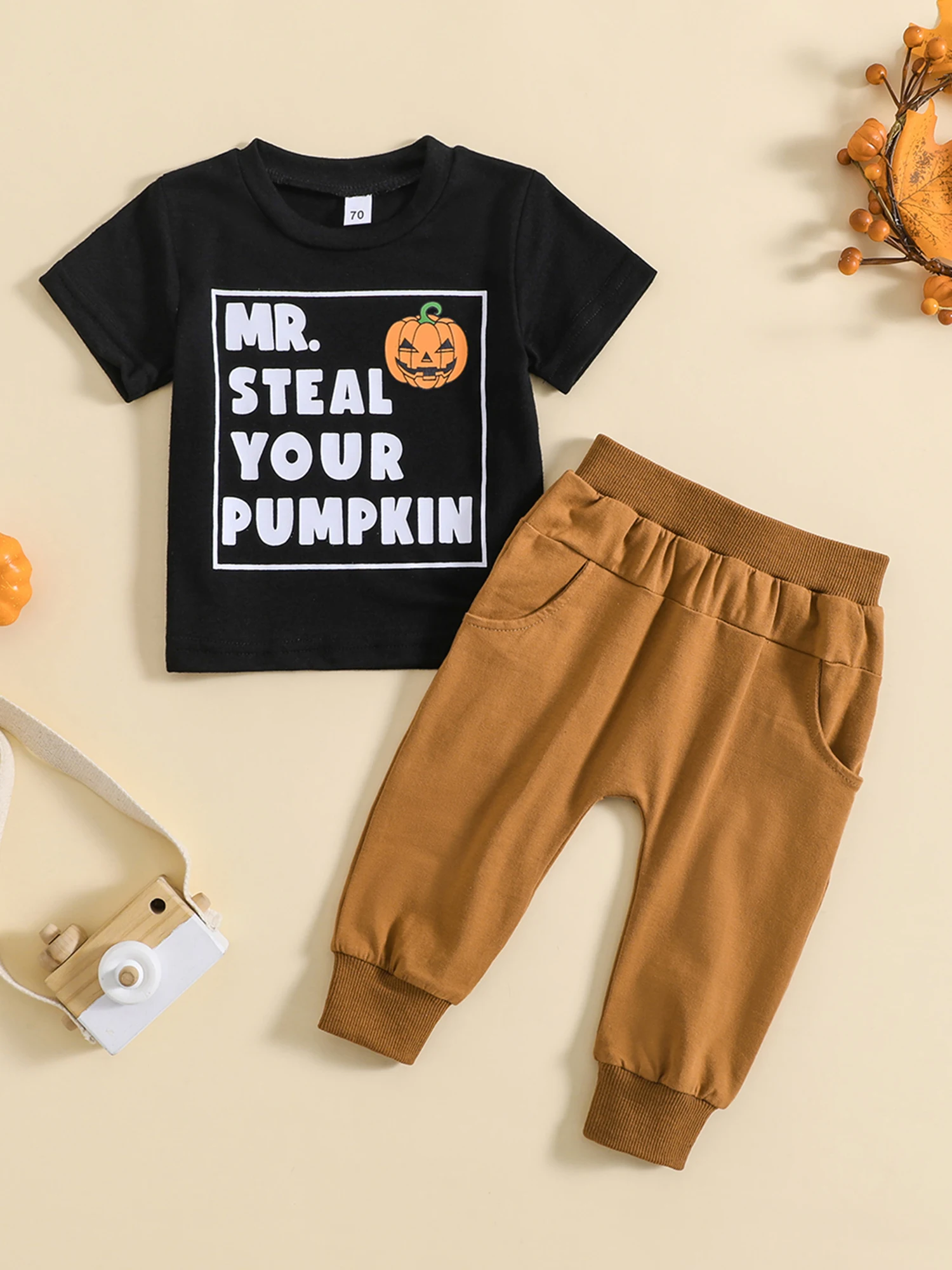 Костюм на Хэллоуин для маленьких мальчиков, футболка с коротким рукавом и штаны с принтом тыквы, нашивка с тыквой для малышей, одежда
Костюм на Хэллоуин для маленьких мальчиков, футболка с коротким рукавом и штаны с принтом тыквы, нашивка с тыквой для малышей, одежда