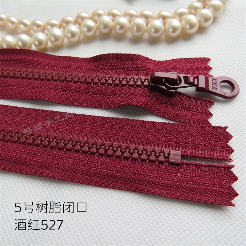 YKK zipper No. 5 resin closed zipper 15-30cm wine red clothing down jacket pocket shoe boot zipper
YKK zipper No. 5 resin closed zipper 15-30cm wine red clothing down jacket pocket shoe boot zipper