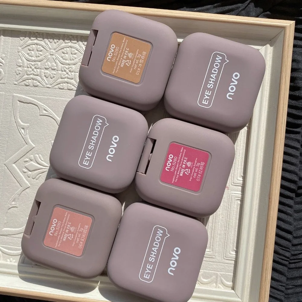 NOVO Monochrome Fingertip Eyeshadow High-shine Mashed Potato Texture Easy To Apply Makeup Non-flying Powder Portable Eye Makeup
NOVO Monochrome Fingertip Eyeshadow High-shine Mashed Potato Texture Easy To Apply Makeup Non-flying Powder Portable Eye Makeup