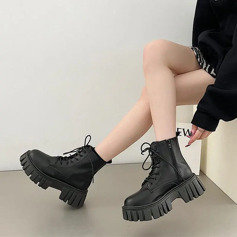 Vintage Solid Colorblock Boots Spring Autumn Thick Sole Increase In Height Short Boots British Style Fashion Women'S Boots
Vintage Solid Colorblock Boots Spring Autumn Thick Sole Increase In Height Short Boots British Style Fashion Women'S Boots