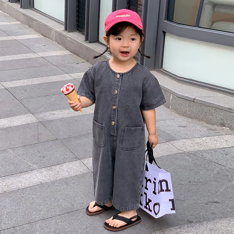 2023 Summer New Korean Children Cute Denim Jumpsuit Baby Boys Girls Short Sleeve Casual Wide Leg Pants Kids Toddler Pocket Jeans
2023 Summer New Korean Children Cute Denim Jumpsuit Baby Boys Girls Short Sleeve Casual Wide Leg Pants Kids Toddler Pocket Jeans