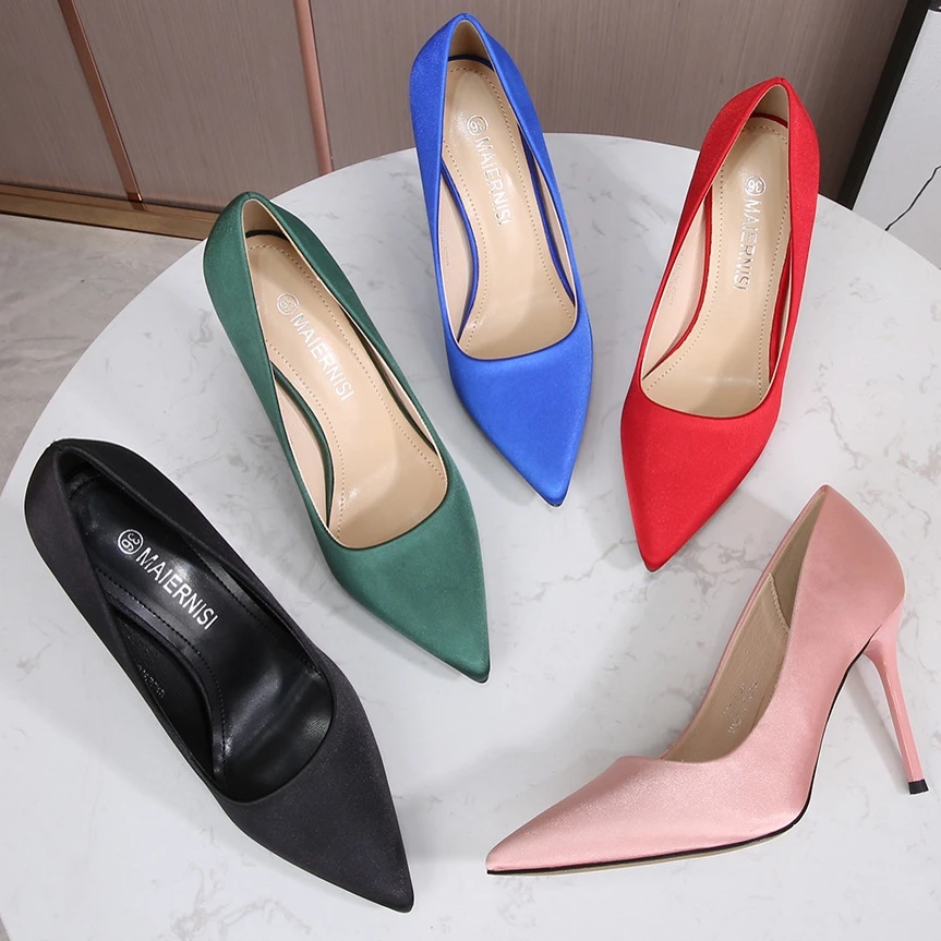 2022 New Plus Size Pumps Women Pink Green Sweet Thin Stiletto High Heels Pointed Toe Silk Fabrics Slip On Party Shoes DA0030
2022 New Plus Size Pumps Women Pink Green Sweet Thin Stiletto High Heels Pointed Toe Silk Fabrics Slip On Party Shoes DA0030