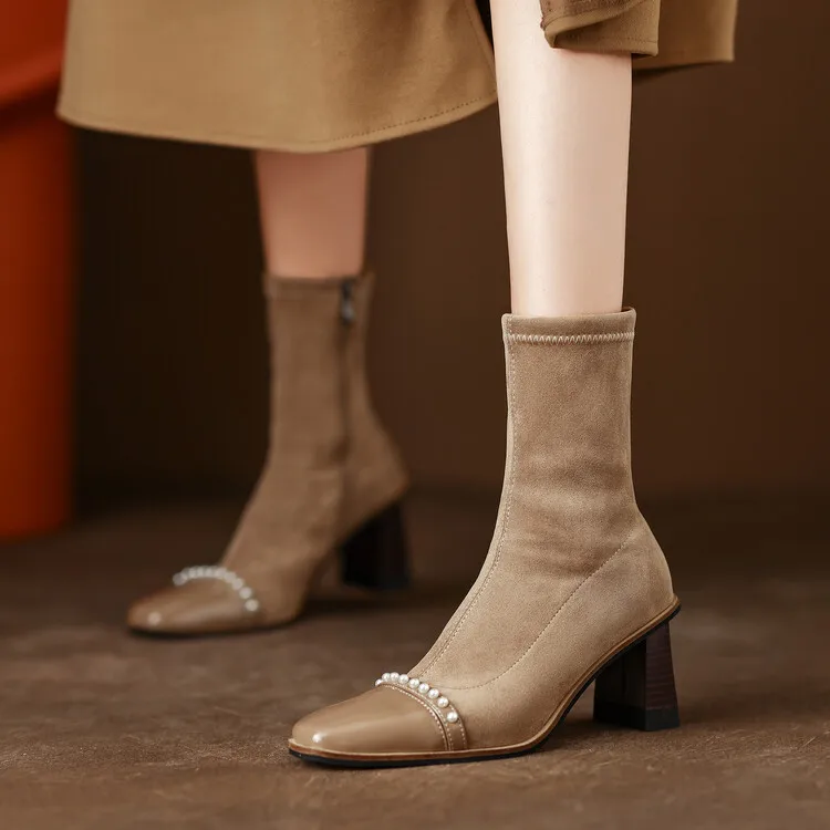Женские короткие осенние ботинки, коричневые замшевые ботинки с квадратным носком, украшенные жемчугом, на высоком каблуке-шпильке для выпусквечерние вечера, черные эластичные ботинки с боковой молнией 
Женские короткие осенние ботинки, коричневые замшевые ботинки с квадратным носком, украшенные жемчугом, на высоком каблуке-шпильке для выпусквечерние вечера, черные эластичные ботинки с боковой молнией