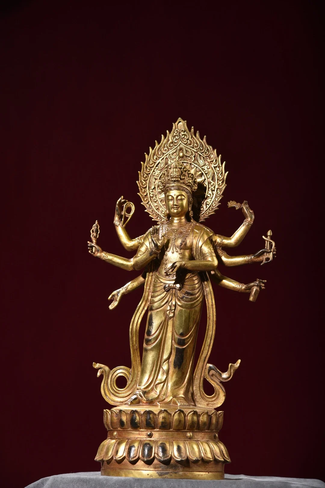 16"Tibet Temple Collection Old Bronze Gilded Eight Arms Avalokiteshvara - Amoghapasha Standing Buddha Worship Hall Town house
16"Tibet Temple Collection Old Bronze Gilded Eight Arms Avalokiteshvara - Amoghapasha Standing Buddha Worship Hall Town house