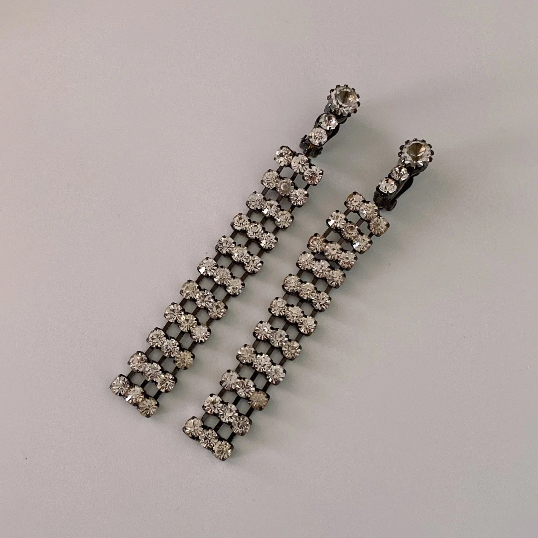 New full diamond three-dimensional tide brand super flash tassel pink rhinestone ear clip
New full diamond three-dimensional tide brand super flash tassel pink rhinestone ear clip