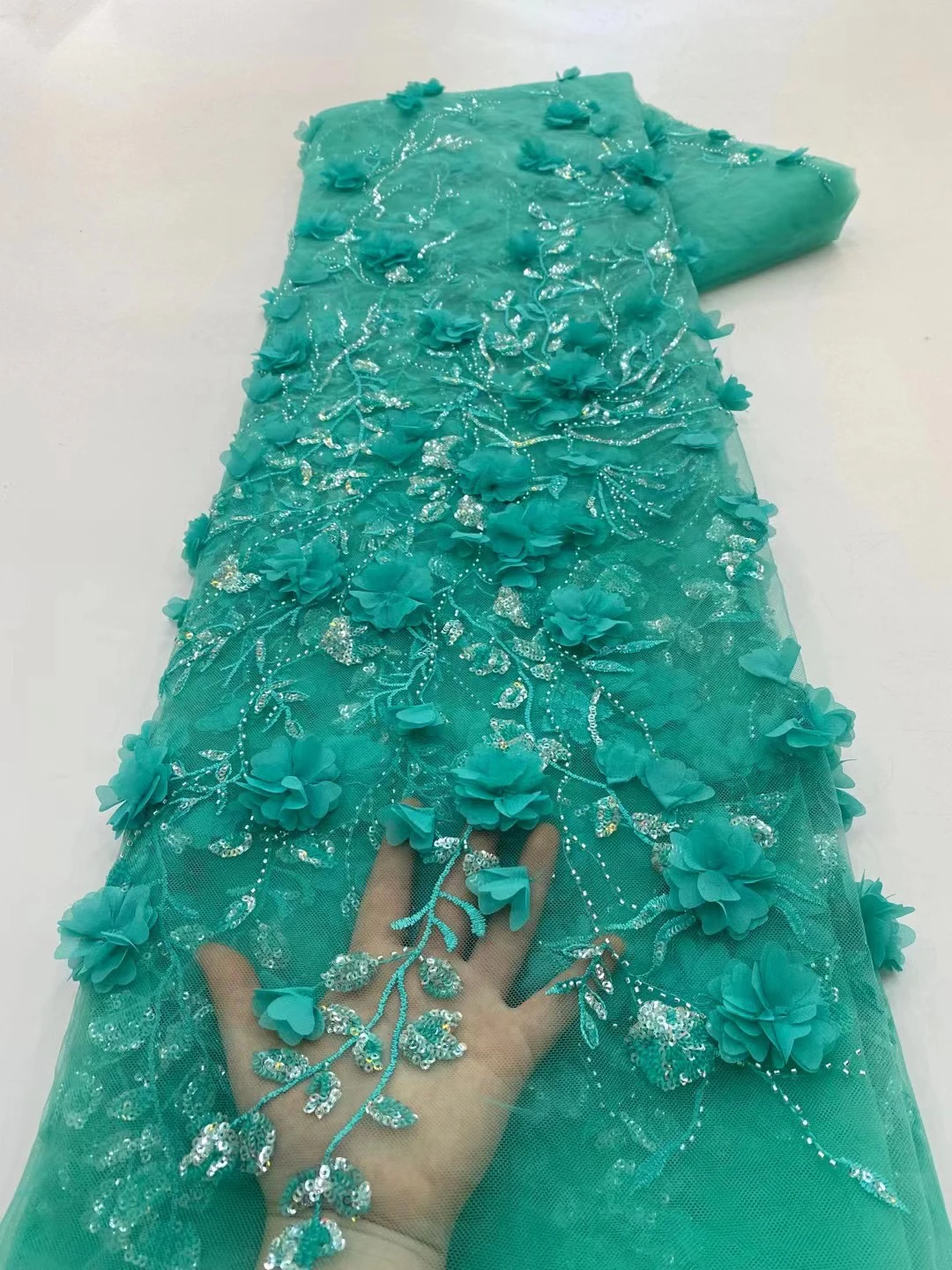 2023 European High-end Fashion 3D Three-dimensional Green Flowers Floral Heavy Industry Sequin Embroidery Evening Dress Fabric
2023 European High-end Fashion 3D Three-dimensional Green Flowers Floral Heavy Industry Sequin Embroidery Evening Dress Fabric