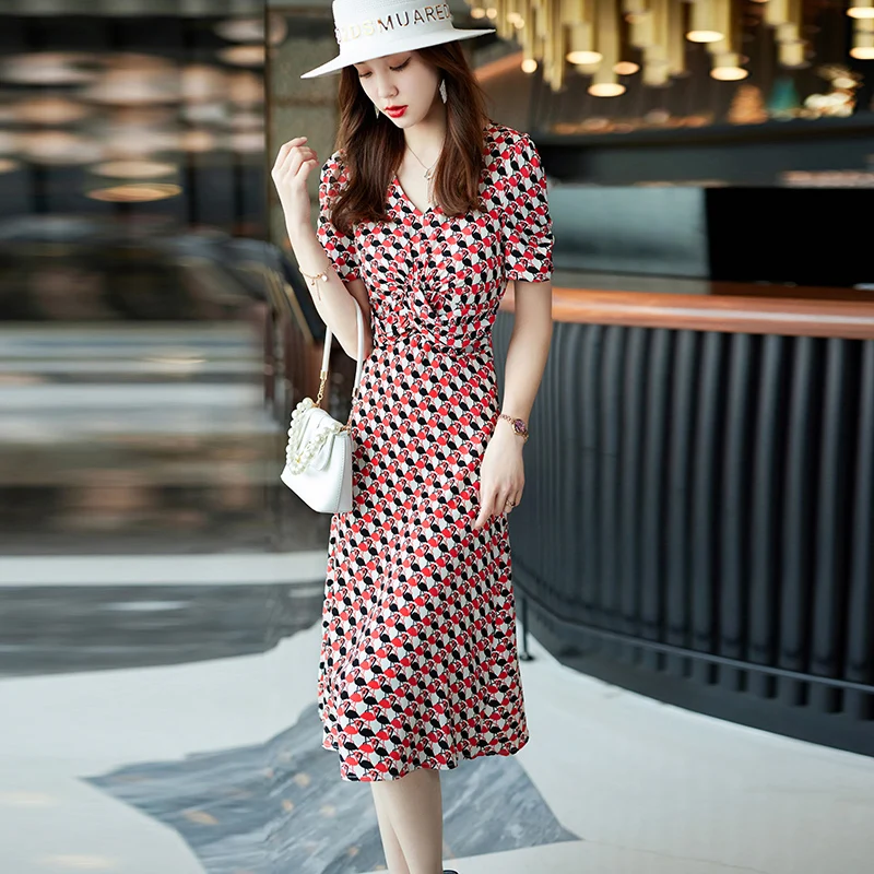 Spring And Summer Korean Style Fashionable Printed Dress Mid-Length Slim-Fit Suspender Dress Graceful Beach Skirt
Spring And Summer Korean Style Fashionable Printed Dress Mid-Length Slim-Fit Suspender Dress Graceful Beach Skirt