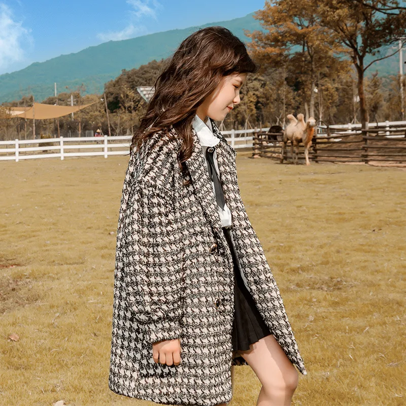 Girls Plaid Lapel Coat 2023 Autumn Winter New Youth Children's Houndstooth Thickened Quilted Woolen Overcoat
Girls Plaid Lapel Coat 2023 Autumn Winter New Youth Children's Houndstooth Thickened Quilted Woolen Overcoat