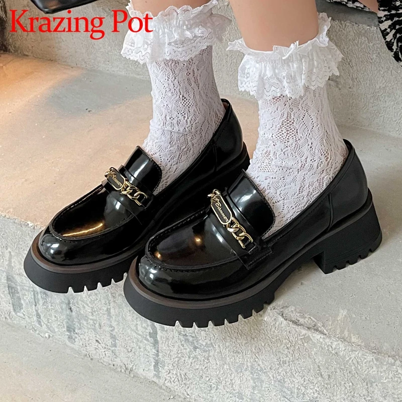Krazing pot new full grain leather round toe med heel metal decorations loafers deep mouth slip on comfortable women pumps L12
Krazing pot new full grain leather round toe med heel metal decorations loafers deep mouth slip on comfortable women pumps L12