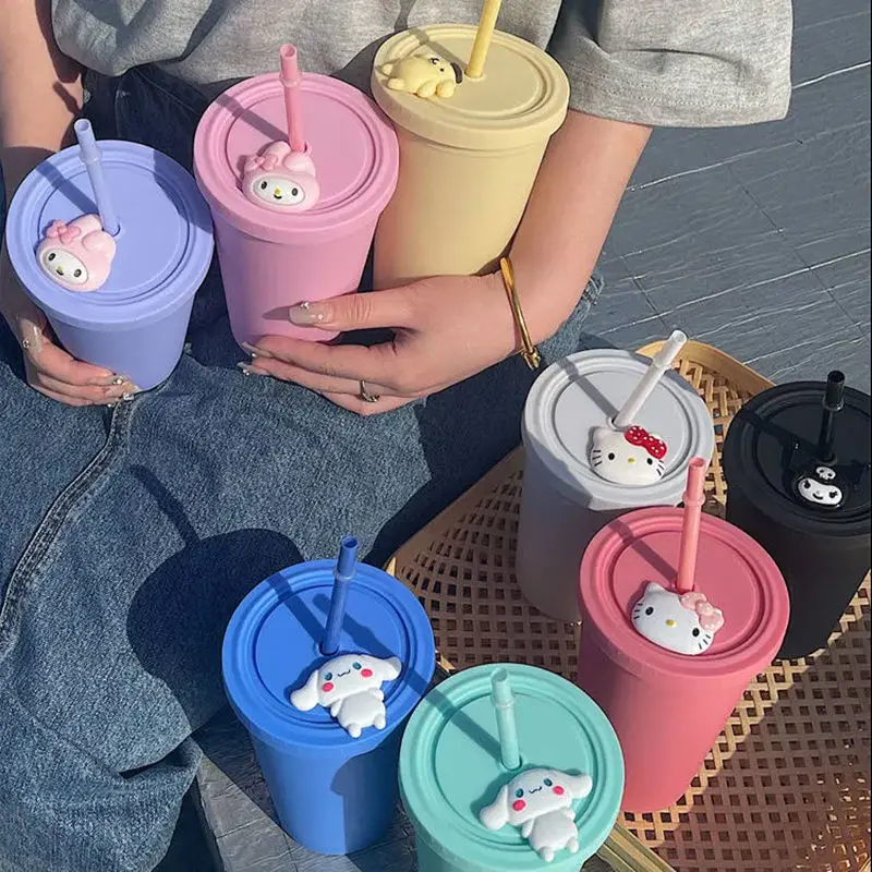 Kawaii Подлинная Sanrio Hello Kittys Kuromi Melody Cinnamoroll Sippy чашка мультфильм аниме молочный чай Милая Студенческая чашка подарок для девочек
Kawaii Подлинная Sanrio Hello Kittys Kuromi Melody Cinnamoroll Sippy чашка мультфильм аниме молочный чай Милая Студенческая чашка подарок для девочек