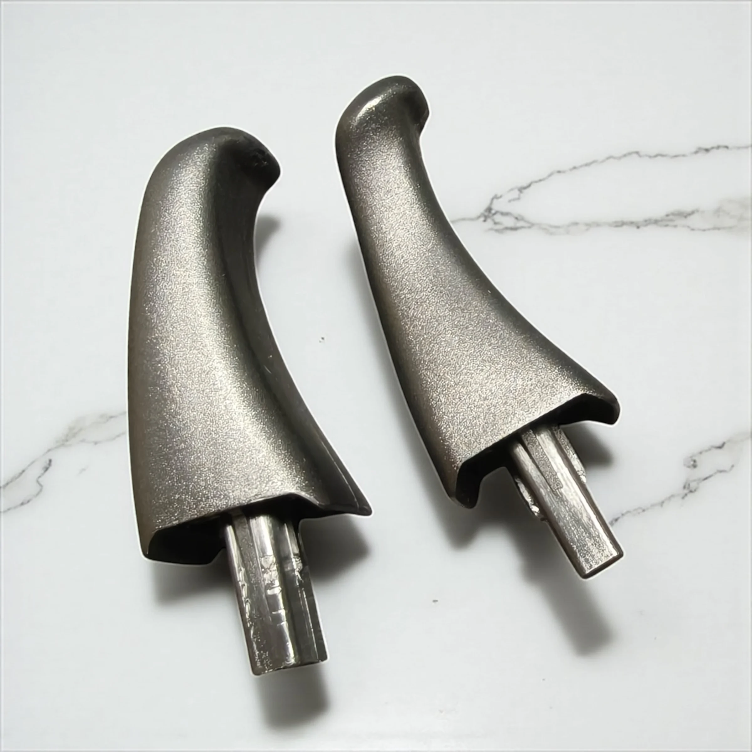 Ручка рычага наклона переднего сиденья с крышкой слева и справа для VW Golf MK1 MK2 MK3 Jetta MK2 Corrado Caddy Scirocco MK2
Ручка рычага наклона переднего сиденья с крышкой слева и справа для VW Golf MK1 MK2 MK3 Jetta MK2 Corrado Caddy Scirocco MK2