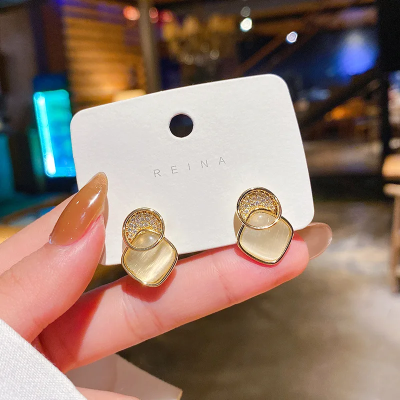 2021 Korean S925 Silvers Simple Diamonds Drop Earrings Female New Ins Diamonds Earrings Exquisite Jewellery for Women Fashion
2021 Korean S925 Silvers Simple Diamonds Drop Earrings Female New Ins Diamonds Earrings Exquisite Jewellery for Women Fashion
